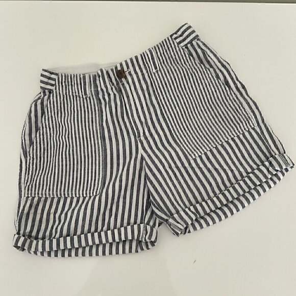 GAP Girlfriend  Chino Shorts - Picture 3 of 6